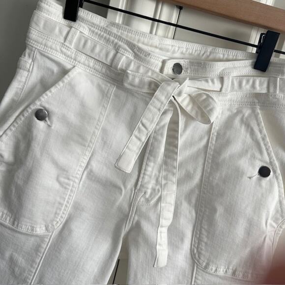 FRAME Denim Le Crop Flare Tie Waist Jeans Size: 28 Color: White - Picture 3 of 9